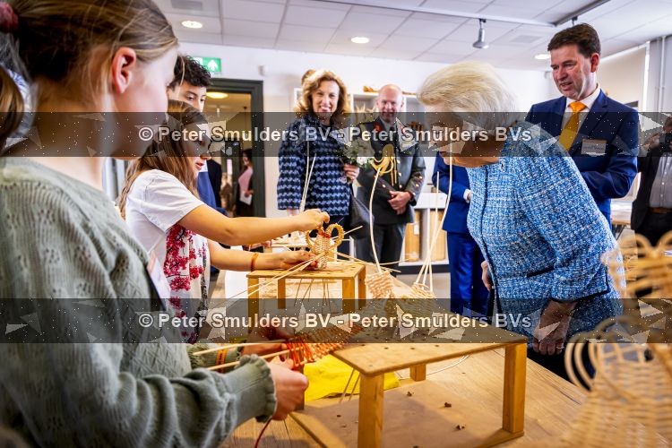 NOORDWOLDE - 20 mei 2026
Prinses Beatrix bezoekt Nationaal Vlechtmuseum ter gelegenheid van het 25 jarig jubileum, 20 Mei 2026. Tijdens het bezoekt onthult de prinses de originele wieg wij zij als baby in heeft gelegen. 