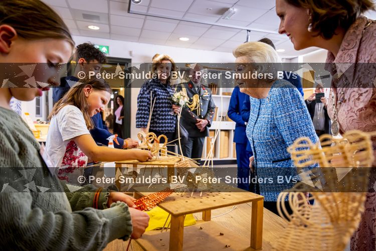 NOORDWOLDE - 20 mei 2026
Prinses Beatrix bezoekt Nationaal Vlechtmuseum ter gelegenheid van het 25 jarig jubileum, 20 Mei 2026. Tijdens het bezoekt onthult de prinses de originele wieg wij zij als baby in heeft gelegen. 