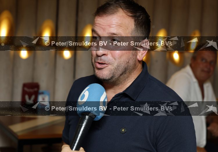 Den Haag 10 juli 2026
Boekpresentatie Estevana Polman bij boekenwinkel Paagman . Eva Jinek interviewt haar . Rafael v d Vaart 