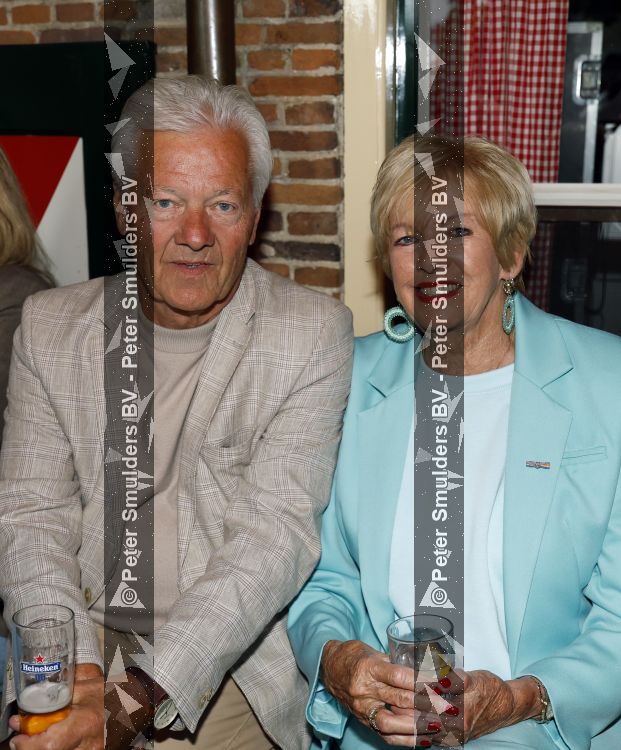 Laren 13 mei 2026
Imca Marina viert haar 85e verjaardag bij het bonte Paard in Laren . Ria Valk met partner