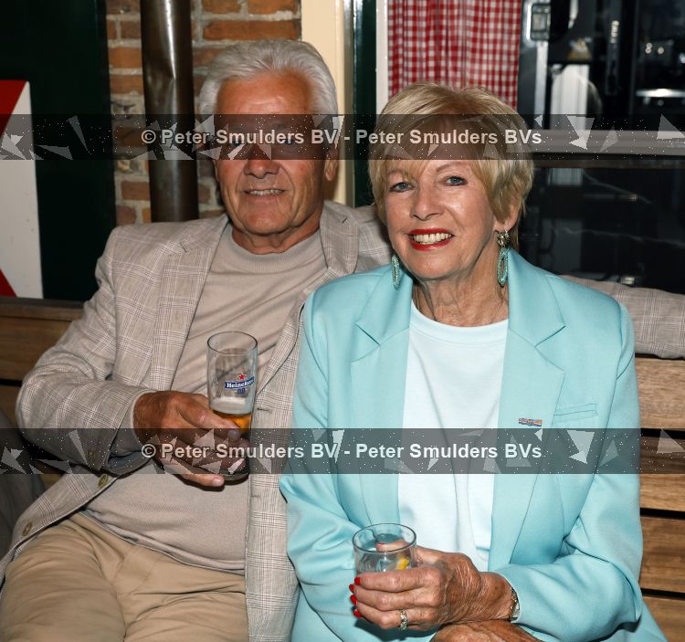 Laren 13 mei 2026
Imca Marina viert haar 85e verjaardag bij het bonte Paard in Laren . Ria Valk met partner
