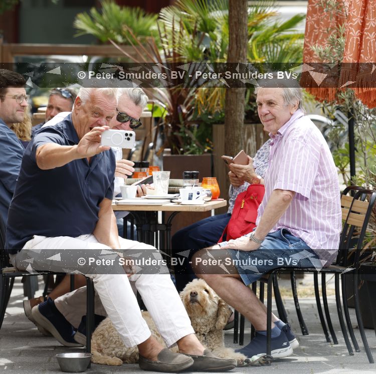 Amsterdam 3 juli 2026
Maarten Spanjer en Rijk de Gooyer jr op terras in Amsterdam zuid.
