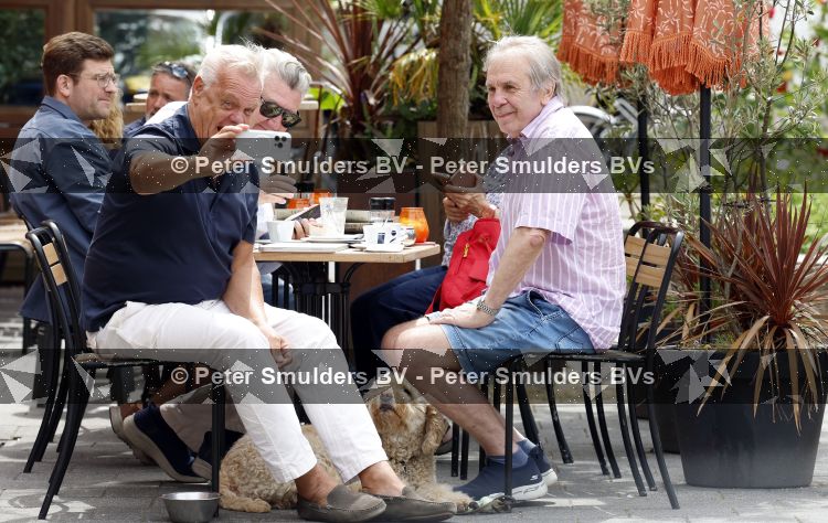 Amsterdam 3 juli 2026
Maarten Spanjer en Rijk de Gooyer jr op terras in Amsterdam zuid.
