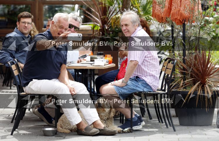 Amsterdam 3 juli 2026
Maarten Spanjer en Rijk de Gooyer jr op terras in Amsterdam zuid.