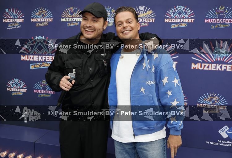 Zwolle 8 juli 2026
Muziekfeest op het Plein.  Maradonnie en Robert v Hemert