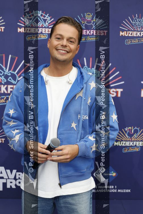 Zwolle 8 juli 2026
Muziekfeest op het Plein.  Maradonnie en Robert v Hemert
