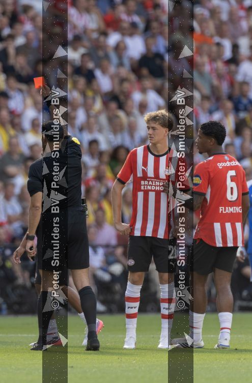 Eindhoven, 3 Augustus 2026
Johan Cruijffschaal wedstrijd
PSV-AZ Eindstand 0-4
Rode kaart voor Joey Veerman van Serdar Gozubuyuk
Foto Carlo van Hout