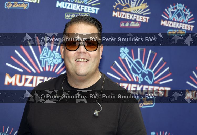 Zwolle 8 juli 2026
Muziekfeest op het Plein. Rutger v Barneveld kwam metb zijn vrouw 