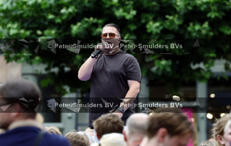 Zwolle 8 juli 2026
Muziekfeest op het Plein. Rutger v Barneveld kwam metb zijn vrouw 