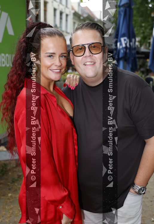 Zwolle 8 juli 2026
Muziekfeest op het Plein. Rutger v Barneveld kwam metb zijn vrouw 