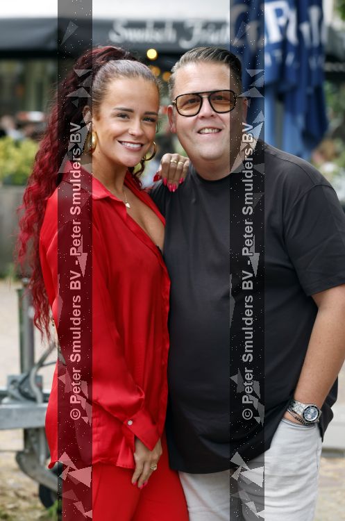 Zwolle 8 juli 2026
Muziekfeest op het Plein. Rutger v Barneveld kwam metb zijn vrouw 