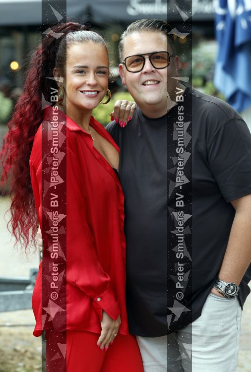Zwolle 8 juli 2026
Muziekfeest op het Plein. Rutger v Barneveld kwam metb zijn vrouw 