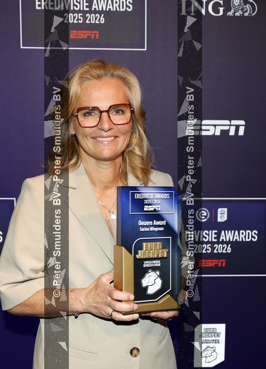 Maarssen 25 mei 2026
Voetballer van het jaar gala in de Fabrique in Maarssen . ESPN organiseert het . Sarina Wiegman kwam met haar man en kinderen . Ze kreeg de ouvre award