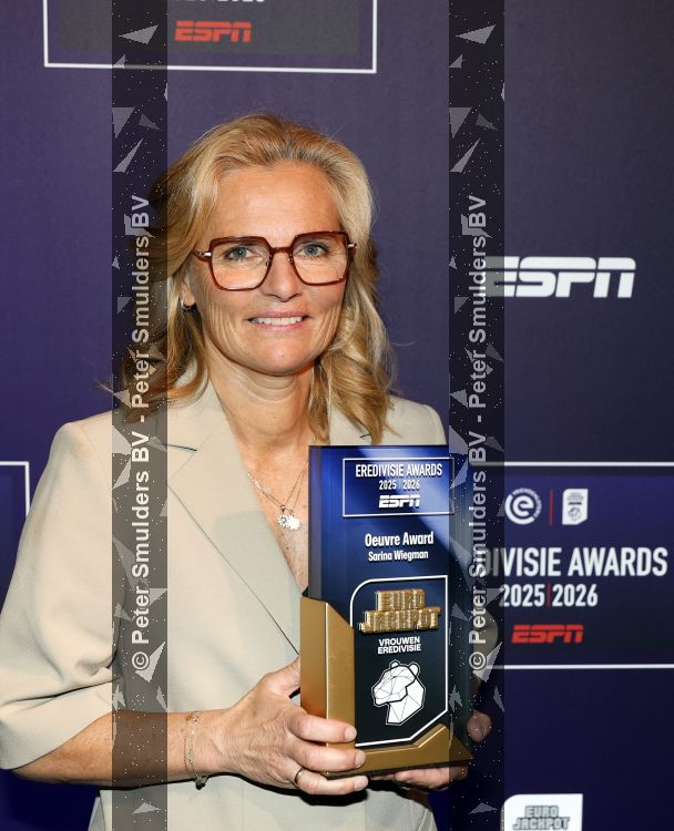 Maarssen 25 mei 2026
Voetballer van het jaar gala in de Fabrique in Maarssen . ESPN organiseert het . Sarina Wiegman kwam met haar man en kinderen . Ze kreeg de ouvre award