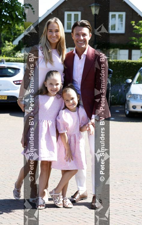 Blaricum / Amstelveen 28 mei 2026
Oger Lusink en zijn vrouw Ellen trouwen in het gemeentehuis van Blaricum en daarna hebben ze een lunch bij restaurant Aan de Poel . Sophie v Vliet met dochters en partner Martijn Lusink  