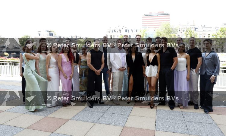 Amsterdam 7 juli 2026
Presentatie cast The Bodyguard met in de hoofdrollen Gaia Aikman Dorian Bindels Juvat Westendorp en Numidia . Albert Verlinde is een van de producenten . Presentatie was in het Amstel Hotel.