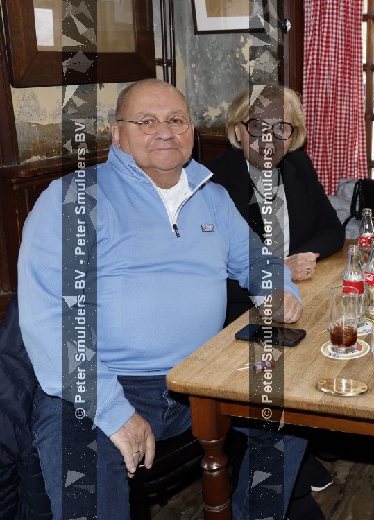 Laren 13 mei 2026
Imca Marina viert haar 85e verjaardag bij het bonte Paard in Laren .  Frits Barend met vrouw en Theo Gerritse met vrouw
