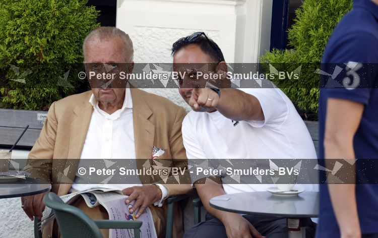 Amsterdam 9 juli 2026
Theo Hiddema op terras in het centrum van Amsterdam .