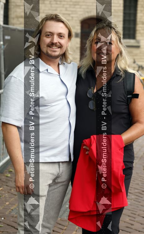 Zwolle 8 juli 2026
Muziekfeest op het Plein.  Thomas Karst ( zoon Rene Karst ) kwam met zijn moeder Wendy Karst 