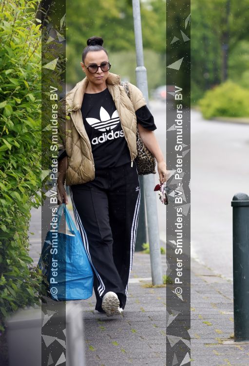 Abcoude 19 mei 2026
Trijntje Oosterhuis doet boodschappen in Abcoude 