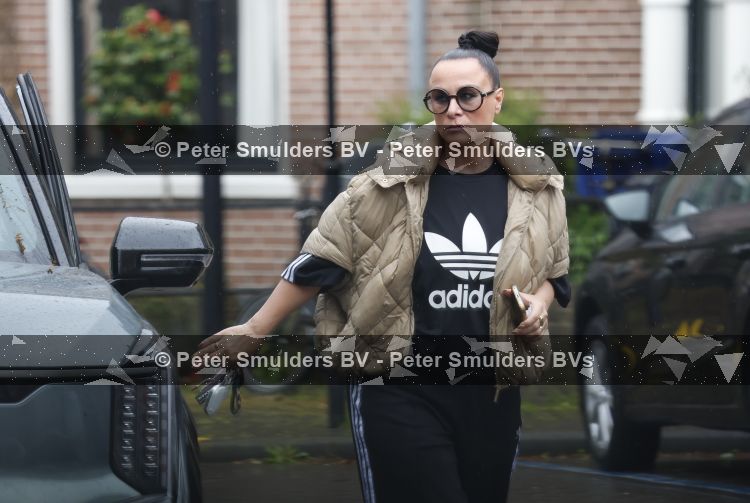 Abcoude 19 mei 2026
Trijntje Oosterhuis doet boodschappen in Abcoude 