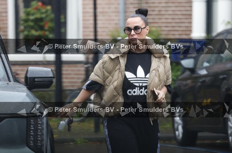 Abcoude 19 mei 2026
Trijntje Oosterhuis doet boodschappen in Abcoude 