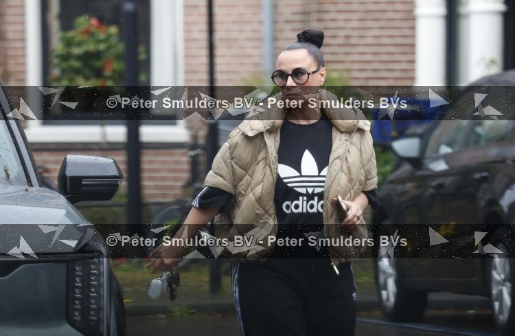 Abcoude 19 mei 2026
Trijntje Oosterhuis doet boodschappen in Abcoude 