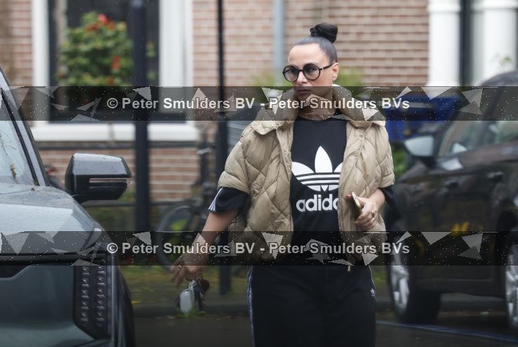 Abcoude 19 mei 2026
Trijntje Oosterhuis doet boodschappen in Abcoude 