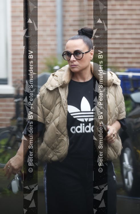 Abcoude 19 mei 2026
Trijntje Oosterhuis doet boodschappen in Abcoude 