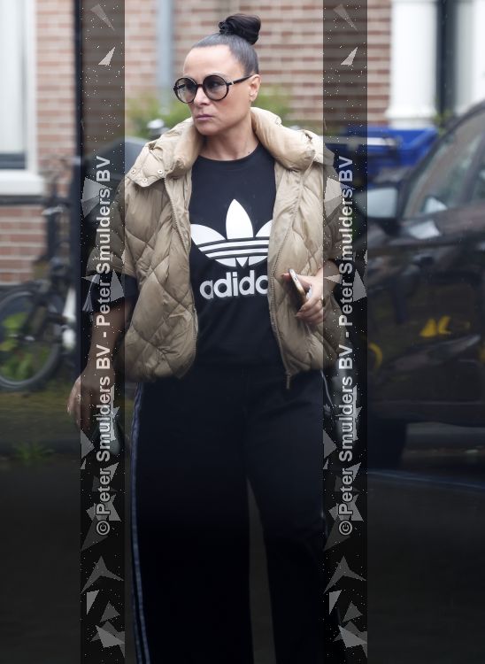 Abcoude 19 mei 2026
Trijntje Oosterhuis doet boodschappen in Abcoude 
