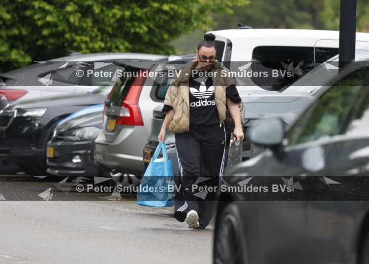 Abcoude 19 mei 2026
Trijntje Oosterhuis doet boodschappen in Abcoude 