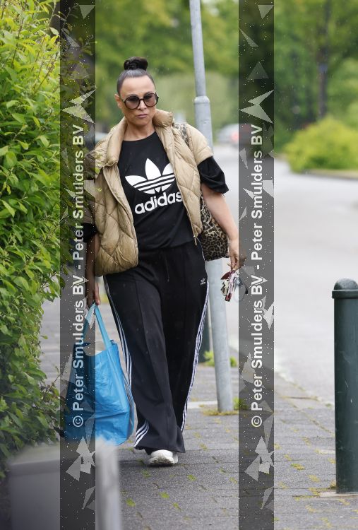 Abcoude 19 mei 2026
Trijntje Oosterhuis doet boodschappen in Abcoude 