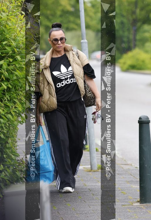 Abcoude 19 mei 2026
Trijntje Oosterhuis doet boodschappen in Abcoude 
