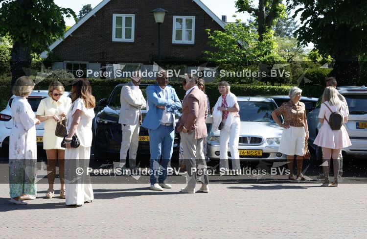 Blaricum / Amstelveen 28 mei 2026
Oger Lusink en zijn vrouw Ellen trouwen in het gemeentehuis van Blaricum en daarna hebben ze een lunch bij restaurant Aan de Poel 