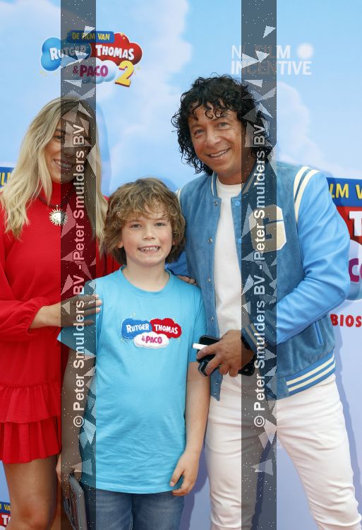 Amsterdam 31 mei 2026
Premiere Rutger Thomas en Paco 2 in Pathe Arena . Vinzzent met vrouw en zoon