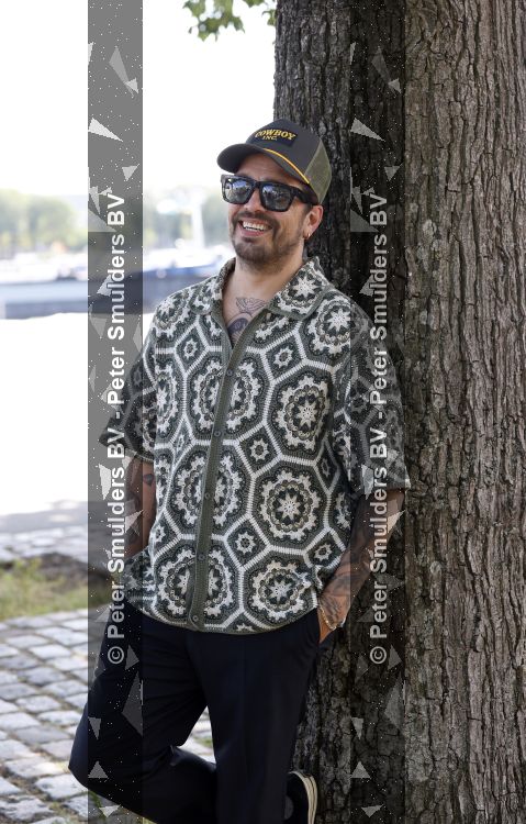 Rotterdam 1 juli 2026
Presentatie de pianoman van Jeroen v d Boom . Gastoptredens zijn er van Mart Hoogkamer Glennis Grace Waylon Luuk v d Boom Kimberly Fransens en Sezina Kelsey