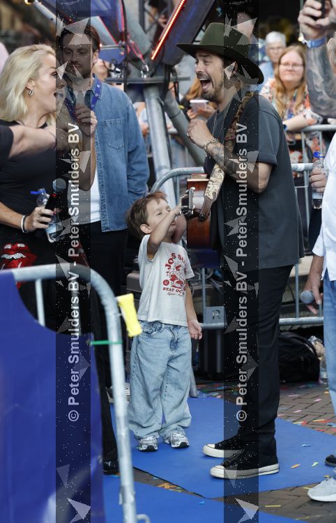 Zwolle 8 juli 2026
Muziekfeest op het Plein. Waylon met zoon