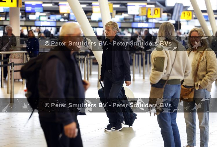 Schiphol 16 mei 2026
Wim Kieft en Michel v Egmond vertrekken met TUI vanaf Schiphol naar Curacao .