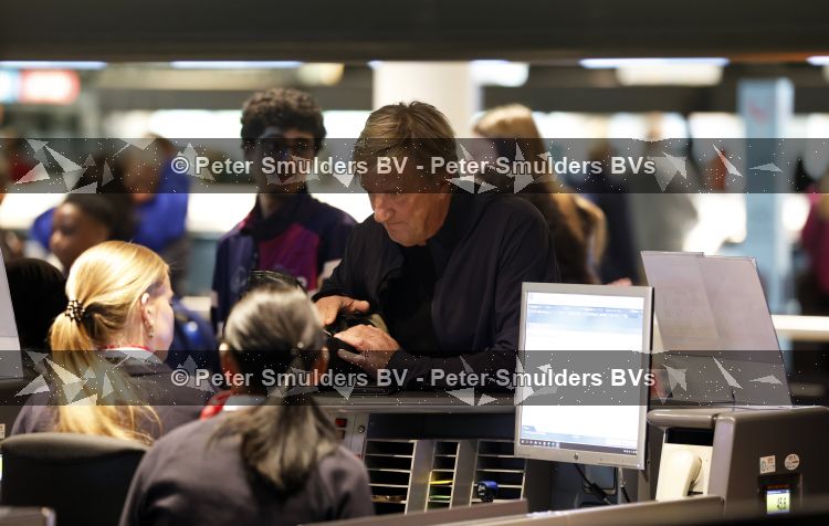 Schiphol 16 mei 2026
Wim Kieft en Michel v Egmond vertrekken met TUI vanaf Schiphol naar Curacao .