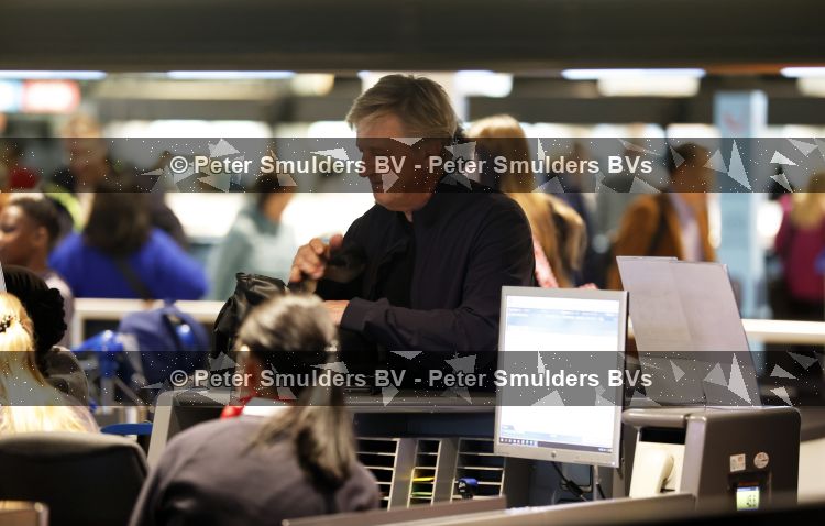 Schiphol 16 mei 2026
Wim Kieft en Michel v Egmond vertrekken met TUI vanaf Schiphol naar Curacao .