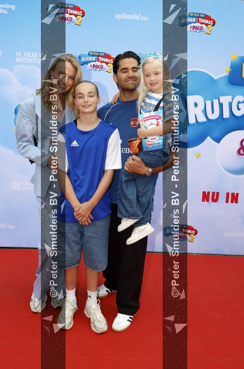 Amsterdam 31 mei 2026
Premiere Rutger Thomas en Paco 2 in Pathe Arena . Ymre Stiekema met man en dochters 