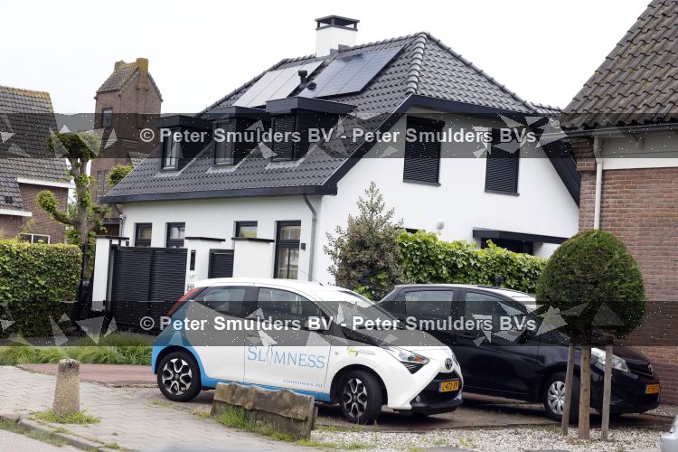 Vinkeveen 16 mei 2026
Post NL en DHL geven post af bij Yves Berendse zijn nieuwe huis 