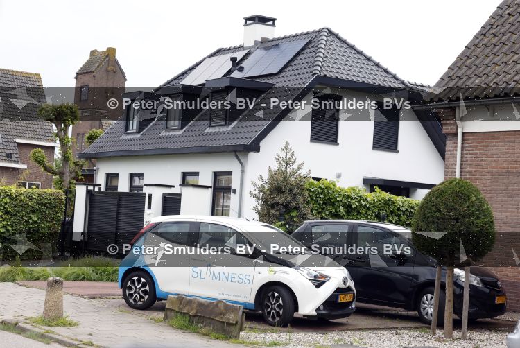 Vinkeveen 16 mei 2026
Post NL en DHL geven post af bij Yves Berendse zijn nieuwe huis 