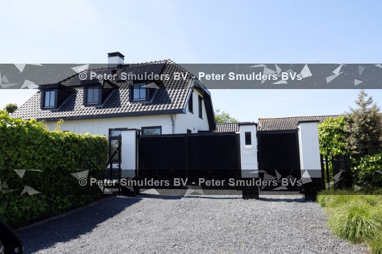 Vinkeveen 23 mei 2026
Yves Berendse met zijn nieuwe vriendin Amy Britt. Nieuwe huis / villa Yves 