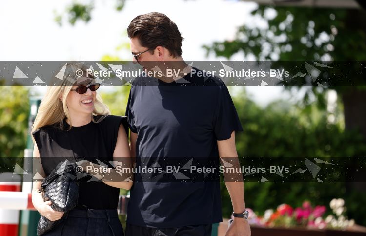 Vinkeveen 23 mei 2026
Yves Berendse met zijn nieuwe vriendin Amy Britt. 