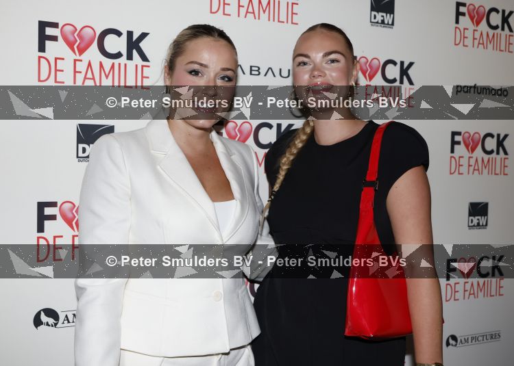 Amsterdam 31 augustus 2026
Premiere Fuck de familie in restaurantb Rotate . Beate v d Weide kwam met Sam Wagner 