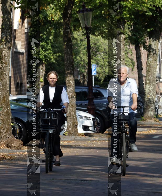 Amsterdam 27 augustus 2026
Bob Sikkes op de fiets in Amsterdam zuid 