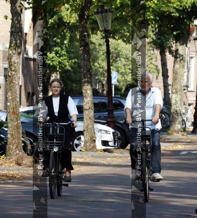 Amsterdam 27 augustus 2026
Bob Sikkes op de fiets in Amsterdam zuid 
