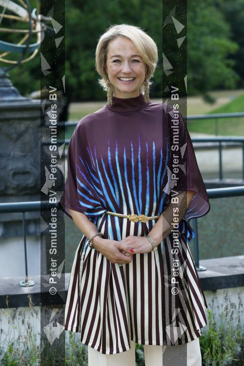 Santpoort 17 augustus 2026
Presentatie Videoland serie Maxima met de cast Natali Anna Ruben Brinkman Rosa v Leeuwen Fiene Mooij Charlotte Kampinga Teun Luijck Carolien Spoor en Sophie v Winden op landgoed Duin & Kruidberg