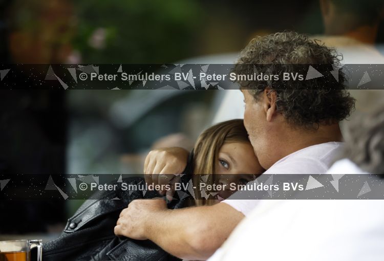 Amsterdam 20 augustus 2026
Dirk Zeelenberg met zijn dochter Bobbi aan het lunchen in Amsterdam zuid.